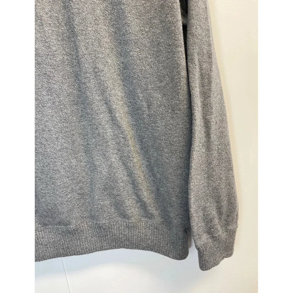 American Eagle Sweater Men's Large Athletic Fit V-Neck Gray Knit w/Logo‎